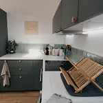 Grange Petite Brise Bord De דירה